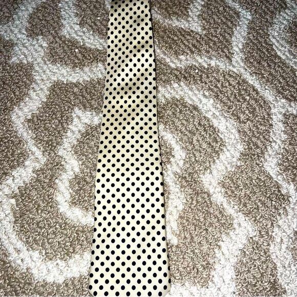 Lands end tie  - Picture 1 of 3